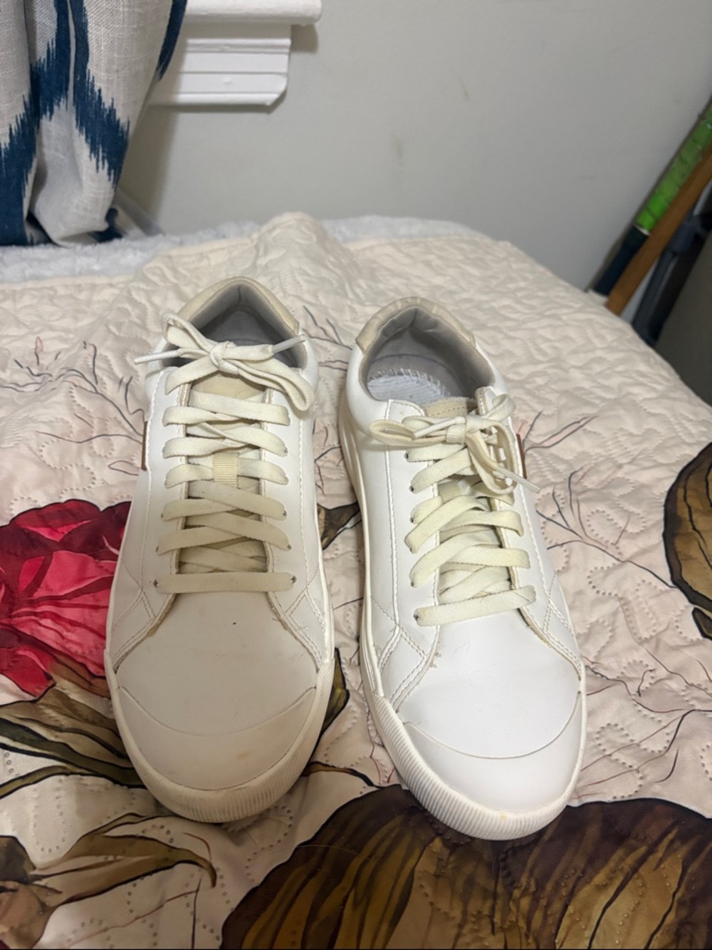 Dr. Scholl's Women's White Low-Top Lace-Up Sneakers